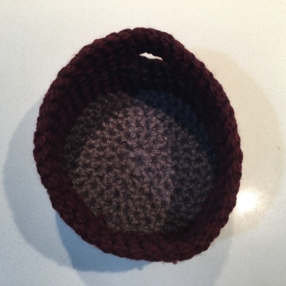 Hand crocheted 8” diameter 5.5” high basket with handles - Picture 3 of 4